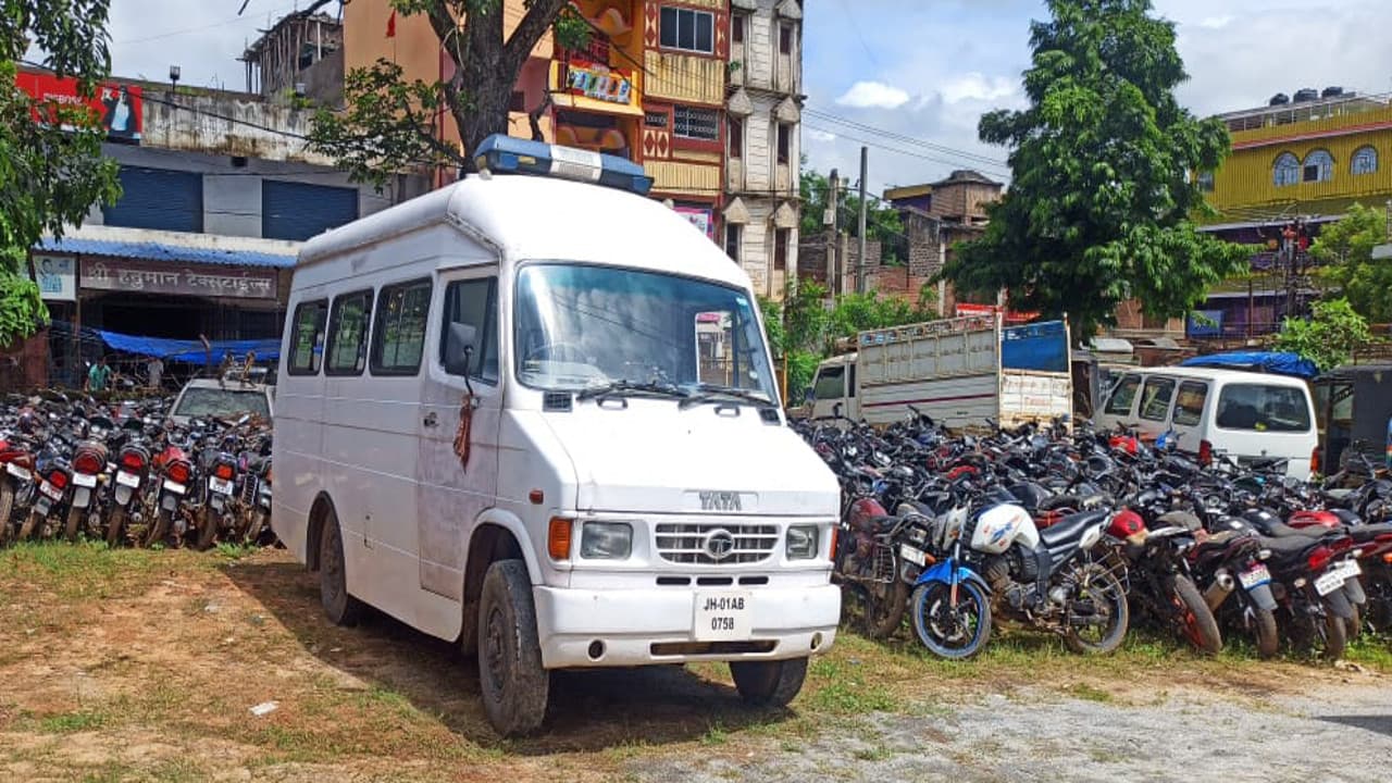 गुमला में फिर हुआ IED बम ब्लास्ट, ग्रामीण रामेश्वर के दोनों पैर उड़े, हुई मौत