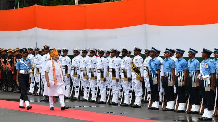 15 August: स्वतंत्रता दिवस समारोह से पहले 350 पुलिसकर्मी कोरेंटिन, पीएम मोदी को गार्ड ऑफ ऑनर देने वाले भी शामिल