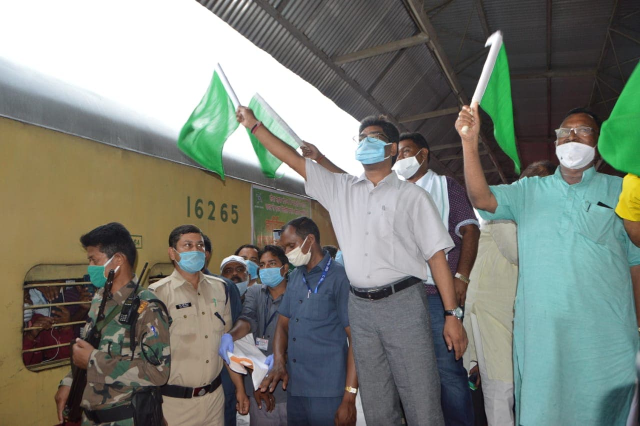 Coronavirus in Jharkhand Update : 
सिमडेगा में मास्क नहीं पहनने पर 500 रुपये का जुर्माना