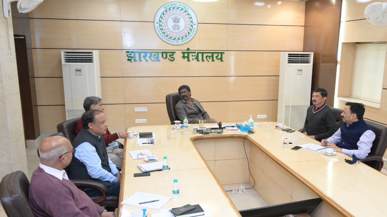 झारखंड में जल्द खुलेगा डिजिटल स्किल यूनिवर्सिटी, CM हेमंत बोले- रोजगारपरक शिक्षा प्रणाली के विकास पर रहेगा जोर