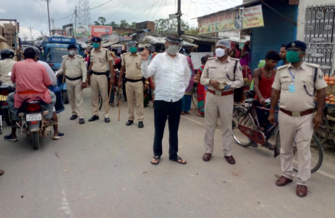 बिहार के इस जिले में मास्क नहीं पहनने वालों से हुई दो लाख रुपये से अधिक जुर्माने की वसूली