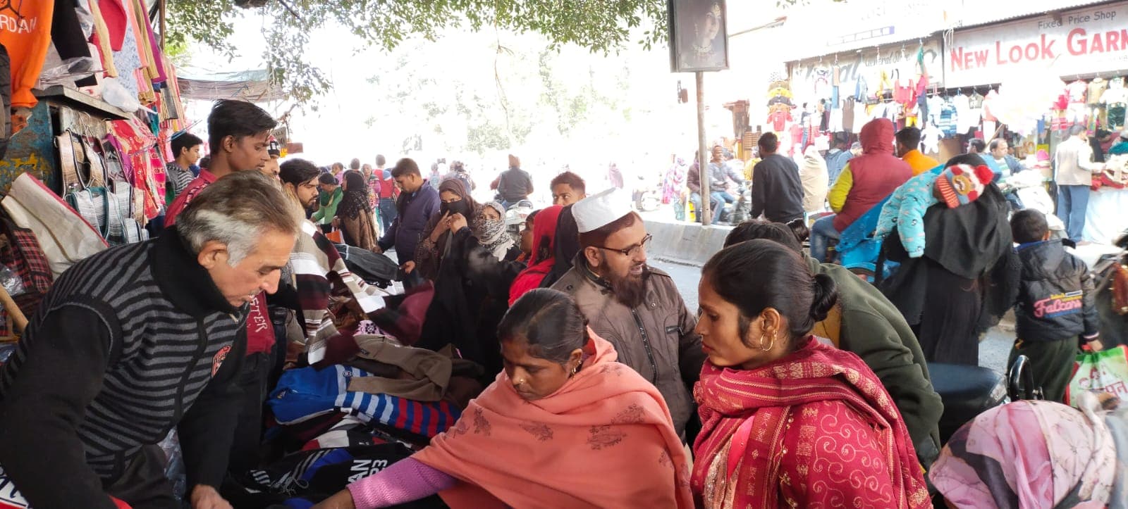 UP Weather Forecast: बरेली में शीतलहर के साथ बढ़ी ठंड, राजधानी लखनऊ में भी बदला तापमान
