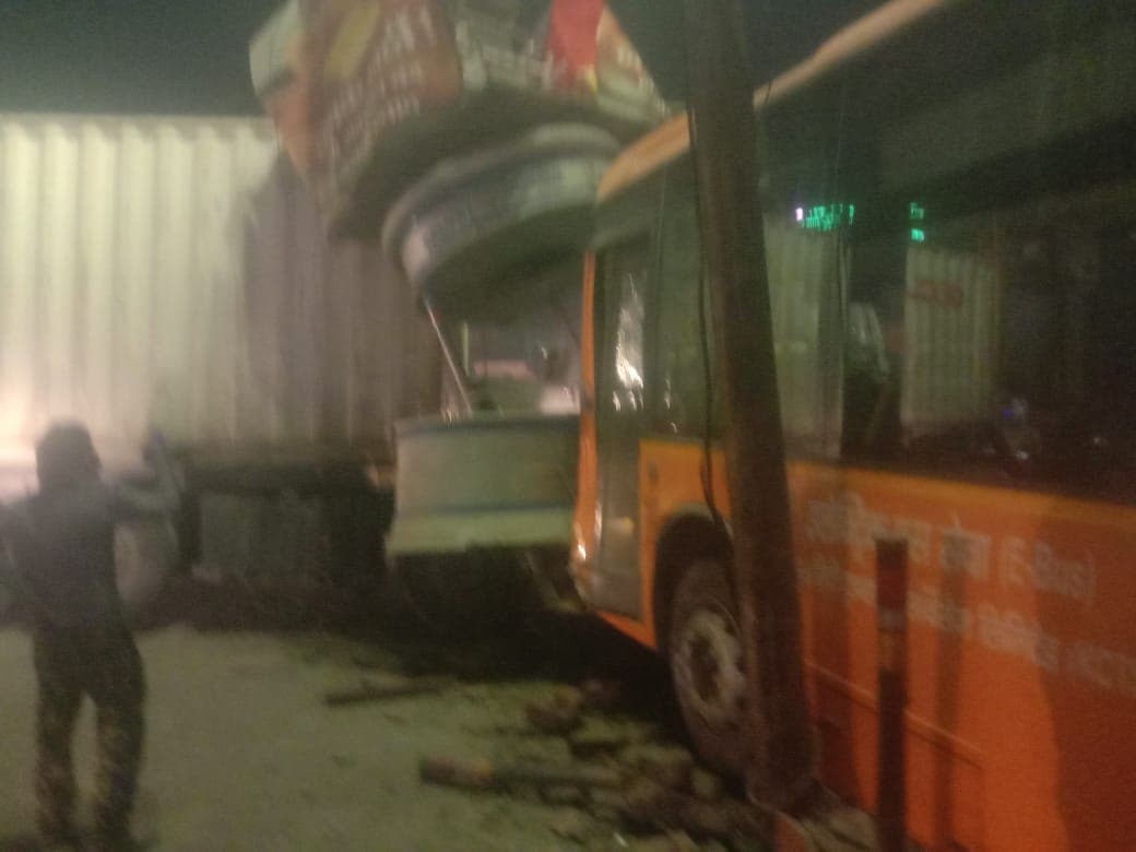 कानपुर में भीषण सड़क हादसा, बेकाबू ई-बस ने 17 वाहनों को रौंदा, 6 लोगों की मौके पर मौत, दर्जनों घायल