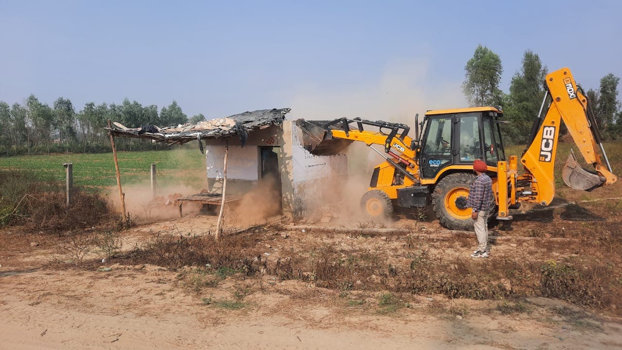 बरेली में खूब दौड़ रहा बुलडोजर, तीन अवैध कालोनियां फिर ध्वस्त, कॉलोनाइजर में खौफ, रियल एस्टेट कारोबार चौपट