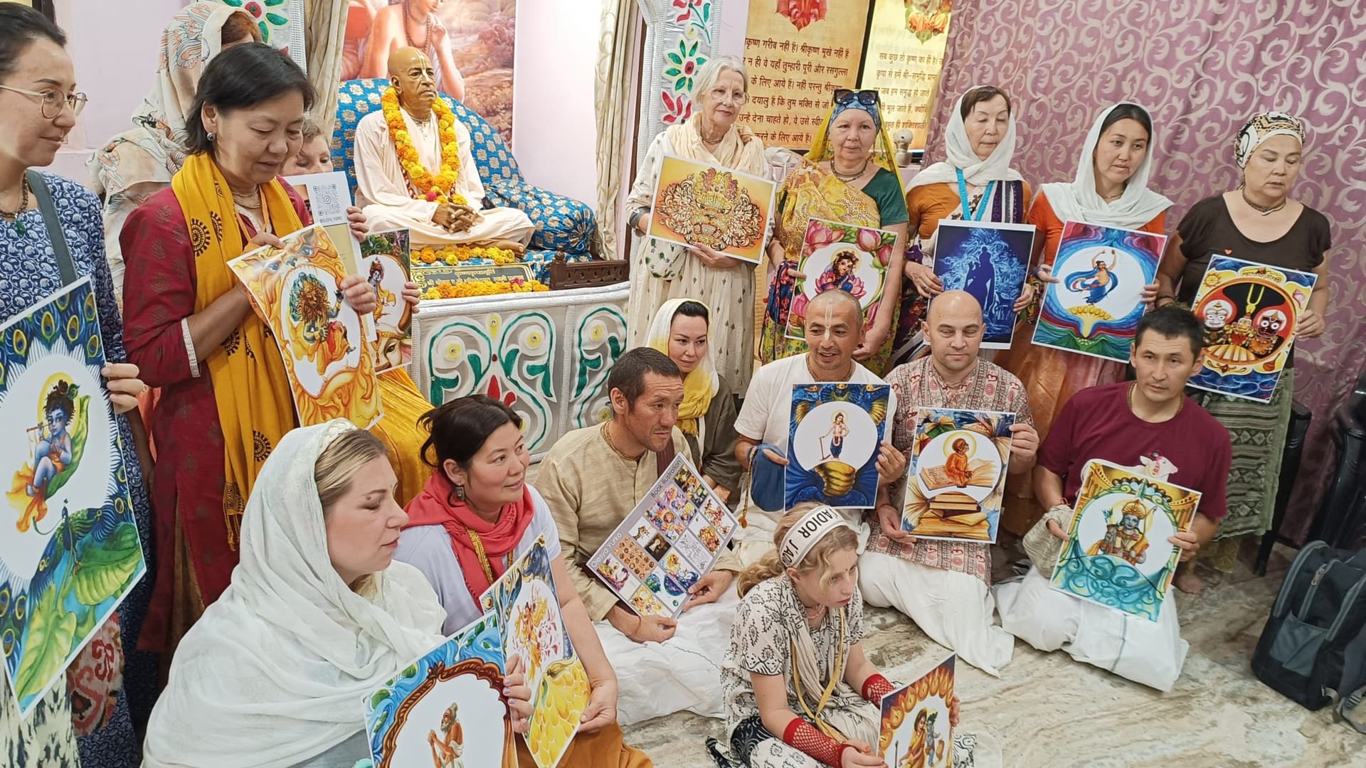 Agra News : दीपदान करने कजाकिस्तान का 20 सदस्यीय दल इस्कॉन मंदिर पहुंचा , कृष्ण से प्रेरित हैं विदेशी भक्त Agra News : दीपदान करने कजाकिस्तान का 20 सदस्यीय दल इस्कॉन मंदिर पहुंचा , कृष्ण से प्रेरित हैं विदेशी भक्त