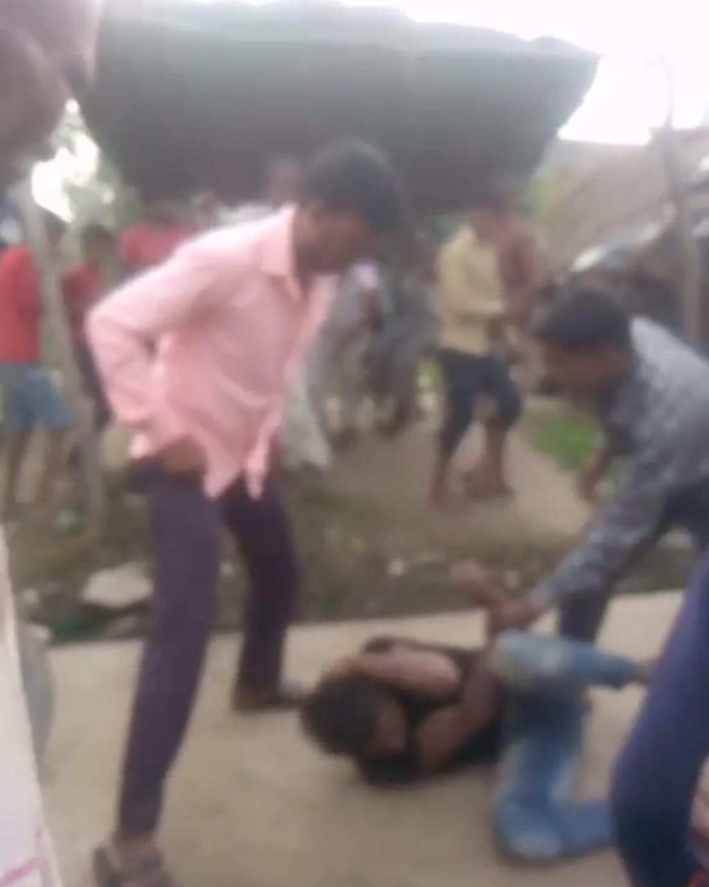 Bareilly News : दिन में प्रेमी की धुनाई, रात में प्रेमिका के साथ बजी शहनाई, वीडियो वायरल, जानें पूरा मामला…