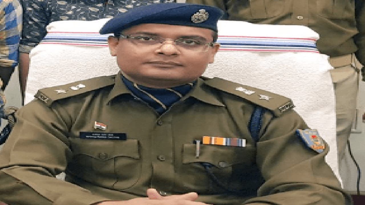 Jharkhand Transfer- Posting News : मनोज रतन बने हजारीबाग के नये SP, 13 IPS अफसरों का हुआ तबादला Jharkhand Transfer- Posting News : मनोज रतन बने हजारीबाग के नये SP, 13 IPS अफसरों का हुआ तबादला