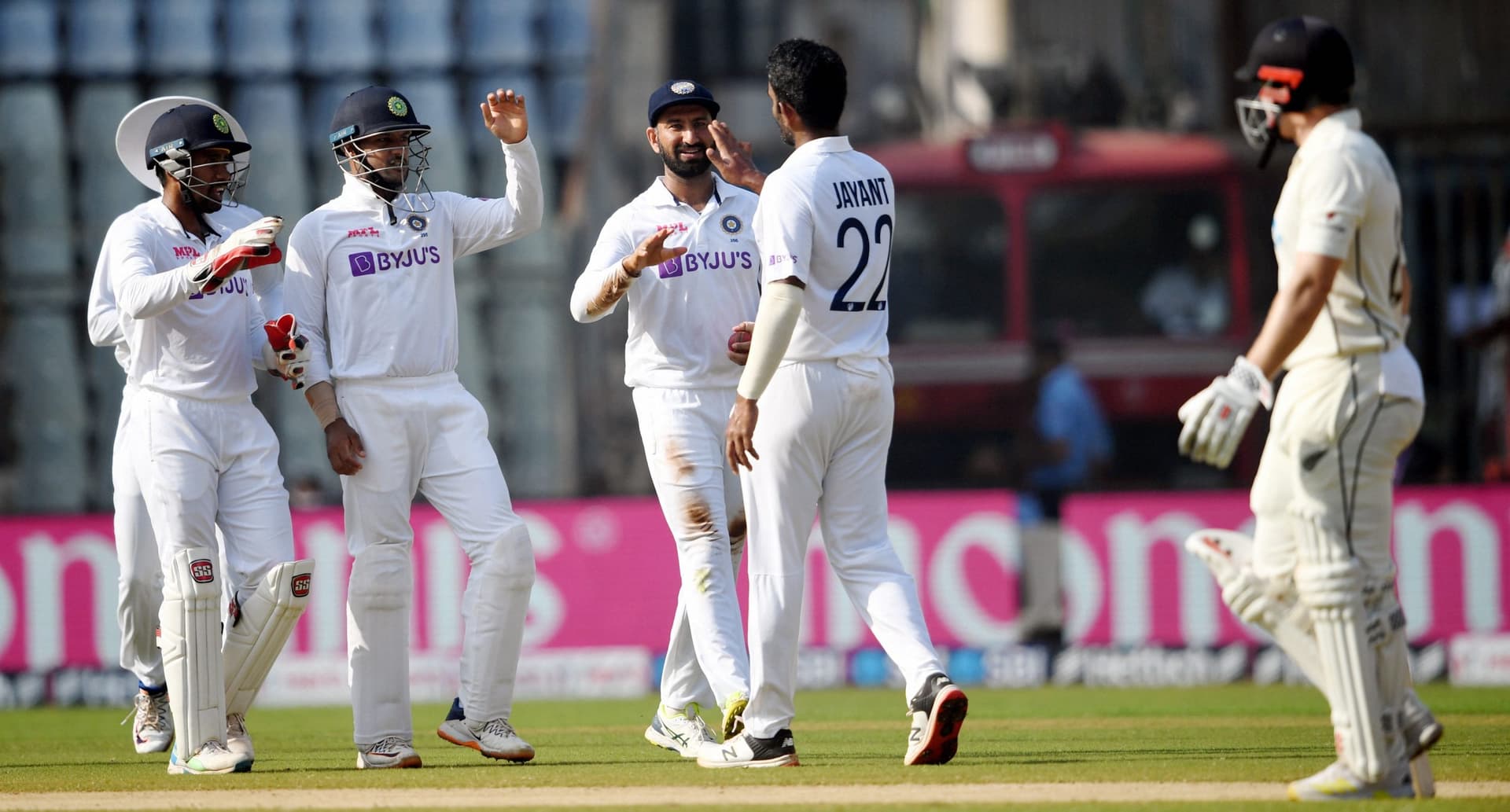 ICC Test Ranking: न्यूजीलैंड को रौंदकर भारत टेस्ट में फिर से नंबर वन, कीवी टीम को भारी नुकसान
