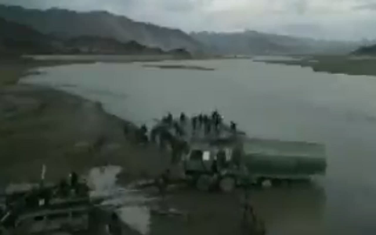 India China Border: भारतीय सेना ने लद्दाख सेक्टर में सिंधु नदी पर बनाया पुल, चीन को मिलेगा मुंहतोड़ जवाब
