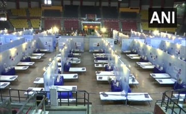छत्तीसगढ़ में कोरोना के बढ़ते मामलों के बीच रायपुर में इंडोर स्टेडियम को बनाया गया अस्पताल, 370 बेड वाले इस कोविड केयर सेंटर में मरीजों को मिलेगी ये सुविधाएं