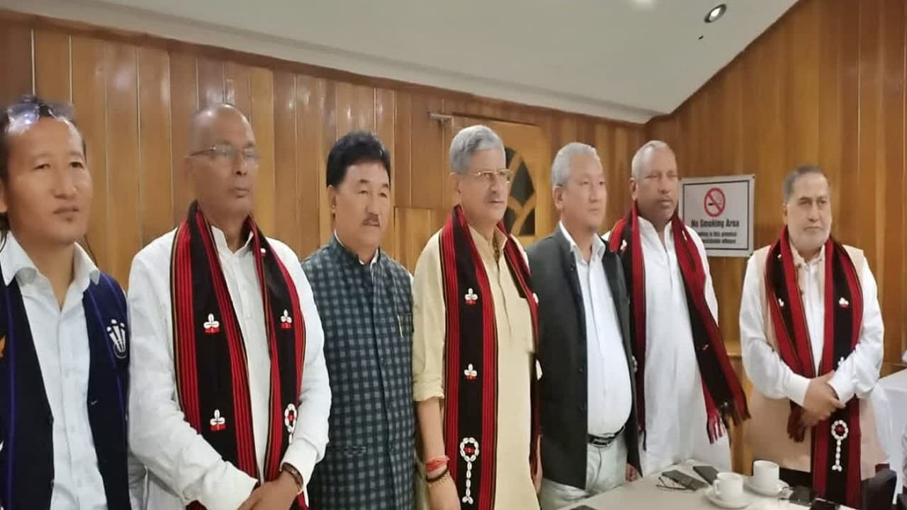 नागालैंड में JDU करेगी BJP की गठबंधन वाली सरकार का बिना शर्त समर्थन, नीतीश कुमार का बिहार में क्या है प्लान नागालैंड में JDU करेगी BJP की गठबंधन वाली सरकार का बिना शर्त समर्थन, नीतीश कुमार का बिहार में क्या है प्लान