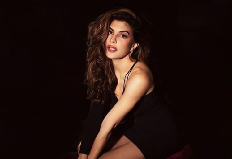 Jacqueline Fernandez ने शेयर किया अपने हॉलीवुड फिल्म का धमाकेदार पोस्टर, ग्लैमरस अंदाज में दिखीं अदाकारा