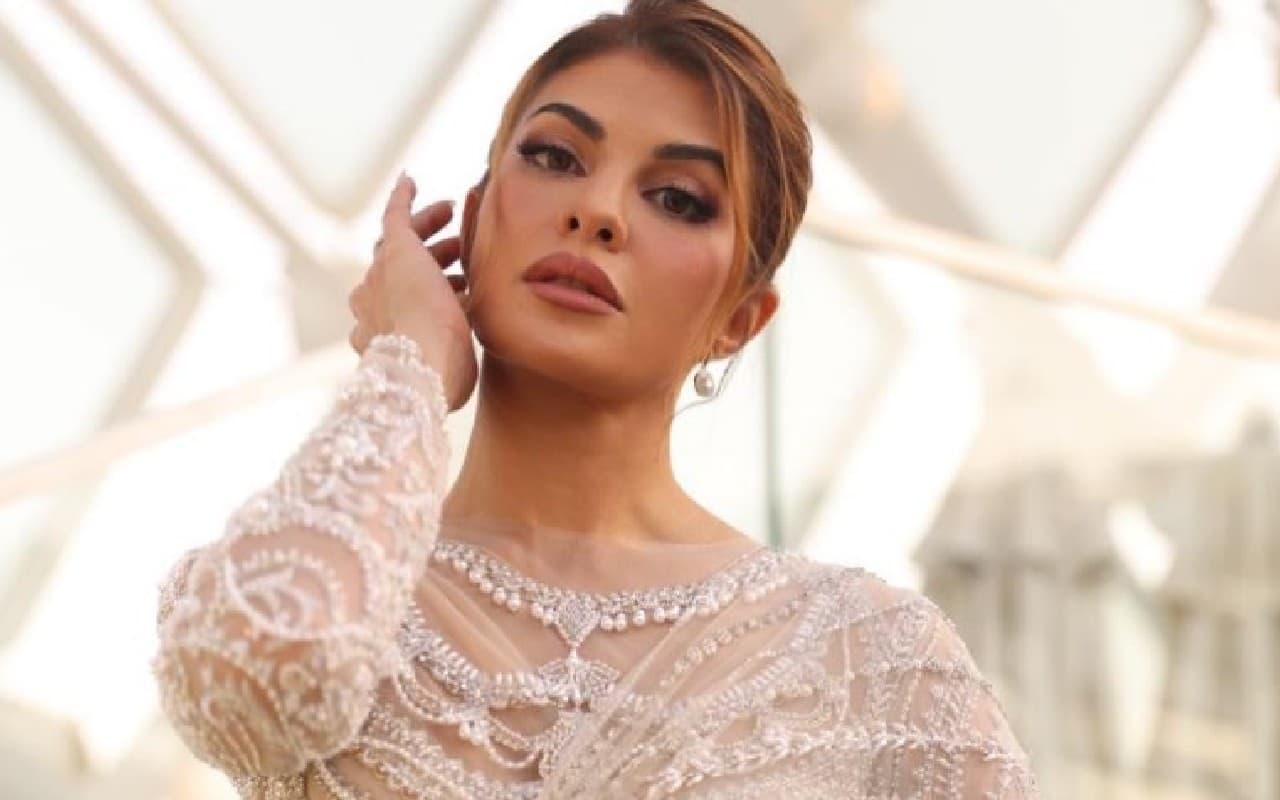 Money Laundering Case: पूछताछ के लिए दिल्ली पुलिस के दफ्तर पहुंचीं जैकलीन फर्नांडिस