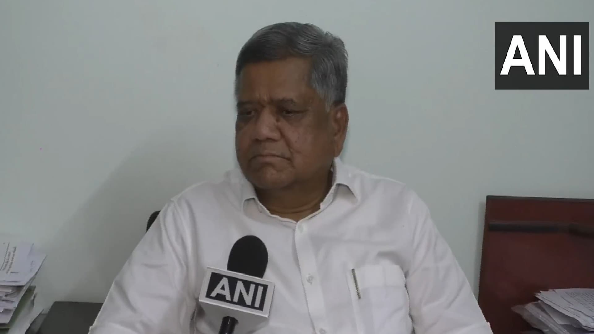 Karnataka Election 2023: चुनाव लड़ने पर अड़े जगदीश शेट्टार, बीजेपी आलाकमान के फैसले को दी चुनौती Karnataka Election 2023: चुनाव लड़ने पर अड़े जगदीश शेट्टार, बीजेपी आलाकमान के फैसले को दी चुनौती