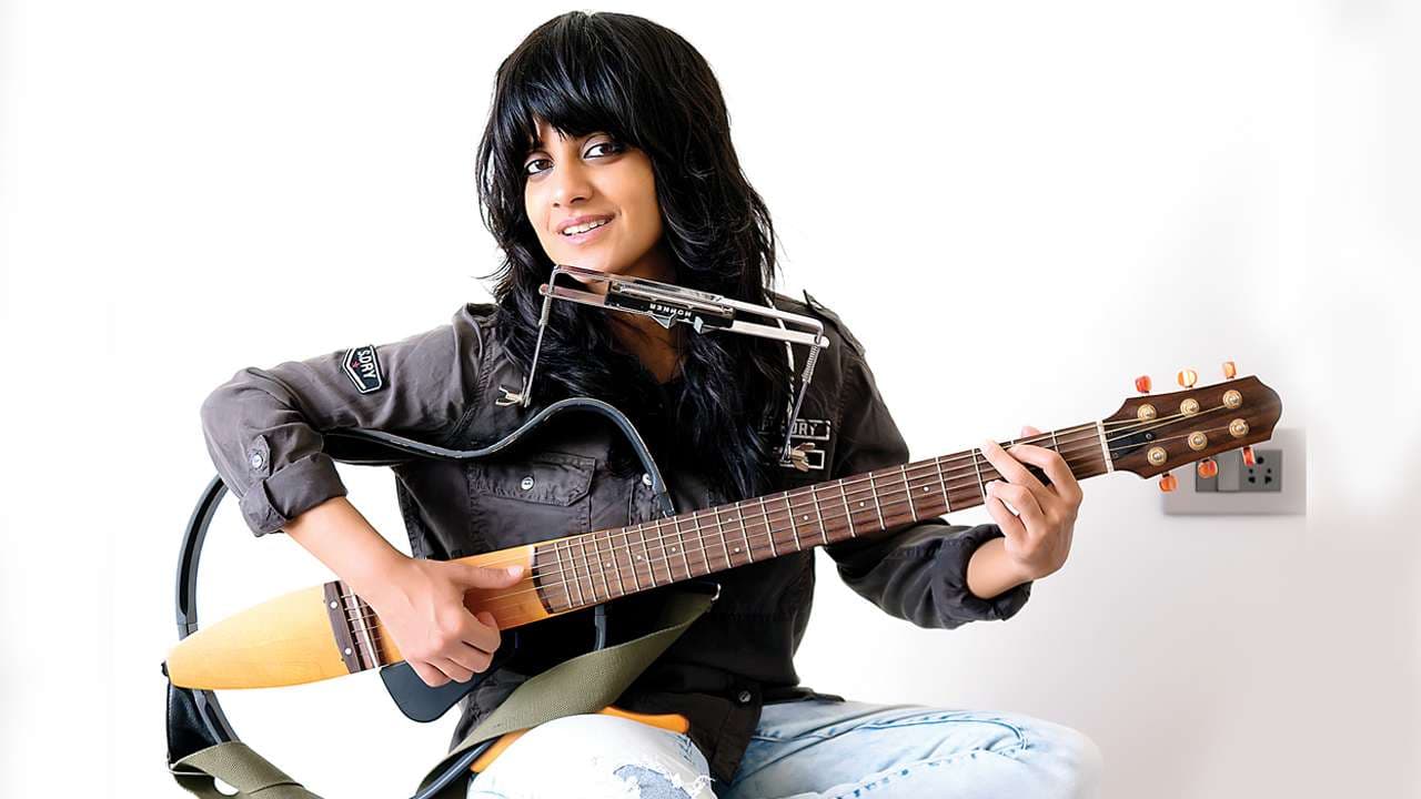 Jasleen Royal ने इस गाने के जरिये दिया आशा का सन्देश, देखें Viral Video