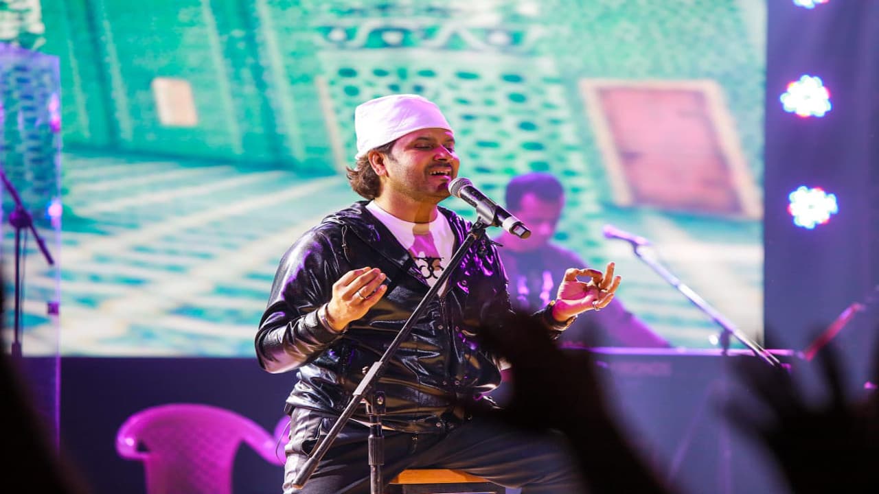 कहने को जश्न-ए-बहारा है… जावेद अली के गानों पर झूमा पटना, भोजपुरी गीतों ने भी जीता दिल