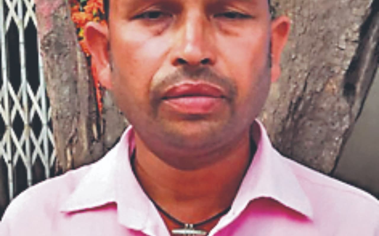 देवघर : खैनी मांगने के बहाने व्यक्ति के पॉकेट से 10 हजार रुपये निकाल कर भागा बदमाश