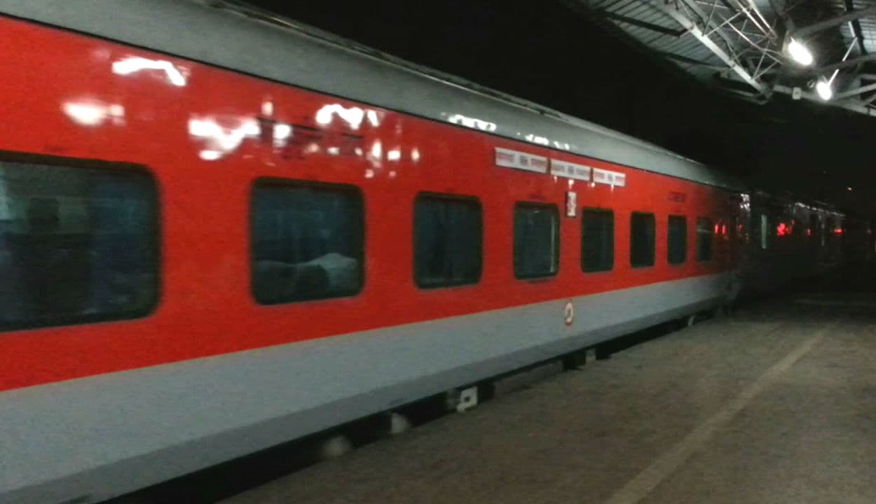 Indian Railways/IRCTC : त्योहारी सीजन में 39 स्पेशल ट्रेन चलाएगा रेलवे, इन रूटों पर होगा परिचालन, देखिए पूरी लिस्ट Indian Railways/IRCTC : त्योहारी सीजन में 39 स्पेशल ट्रेन चलाएगा रेलवे, इन रूटों पर होगा परिचालन, देखिए पूरी लिस्ट