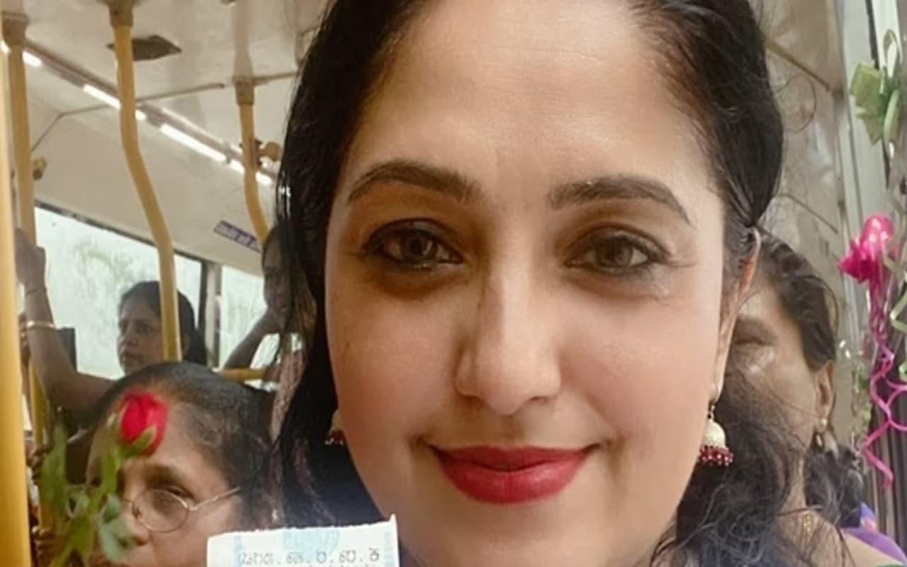 लावण्या बल्लाल जैन की ‘लिपस्टिक’ के कारण हो रहा है शक्ति योजना का प्रचार! कांग्रेस नेता ने किया ये ट्वीट