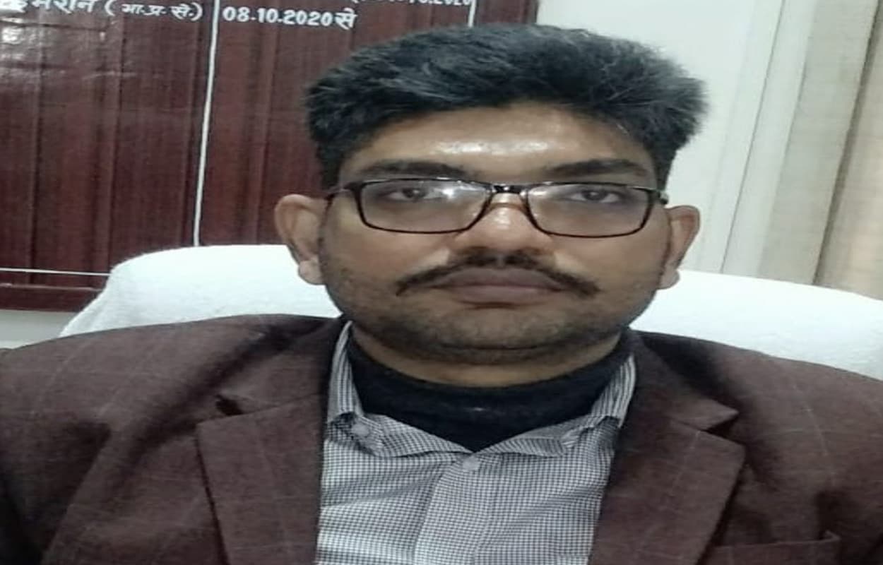 चतरा बस स्टैंड में सुविधाएं उपलब्ध कराने का निर्देश, उपायुक्त ने की कार्यों की समीक्षा