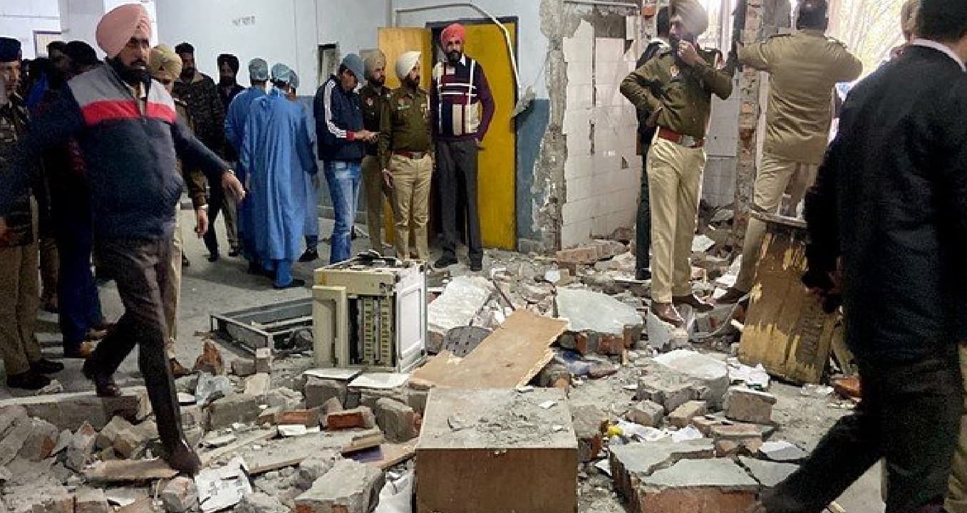 Ludhiana Court Blast: एनआईए ने दो लोगों के खिलाफ चार्जशीट दायर किया, विस्फोट में गयी थी एक की जान
