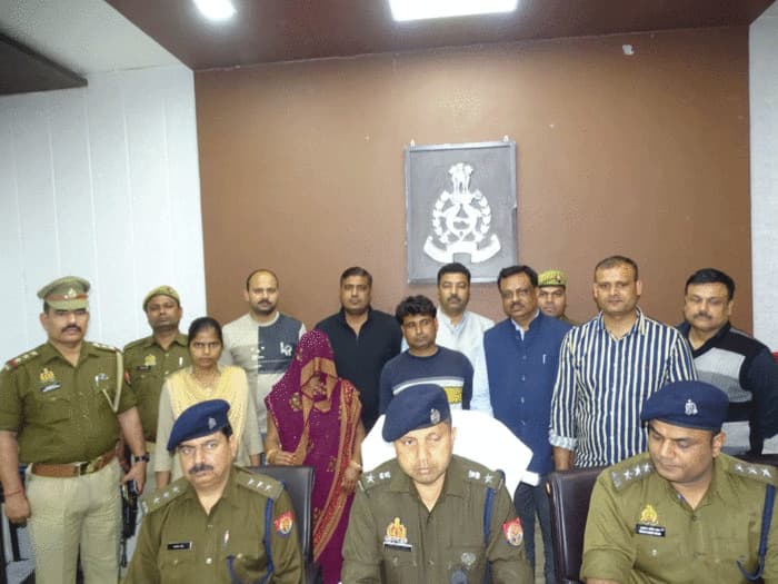 मथुरा: घर में मंदिर के तहखाने से मिला 1.75 करोड़ का गांजा, पति-पत्नी इस तरह देते थे चकमा, गिरफ्तार…