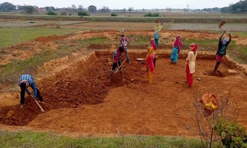 मनरेगा में गड़बड़झाला : बर्खास्तगी का तथ्य छुपा कर मनरेगा कर्मियों के अवधि विस्तार की अनुशंसा