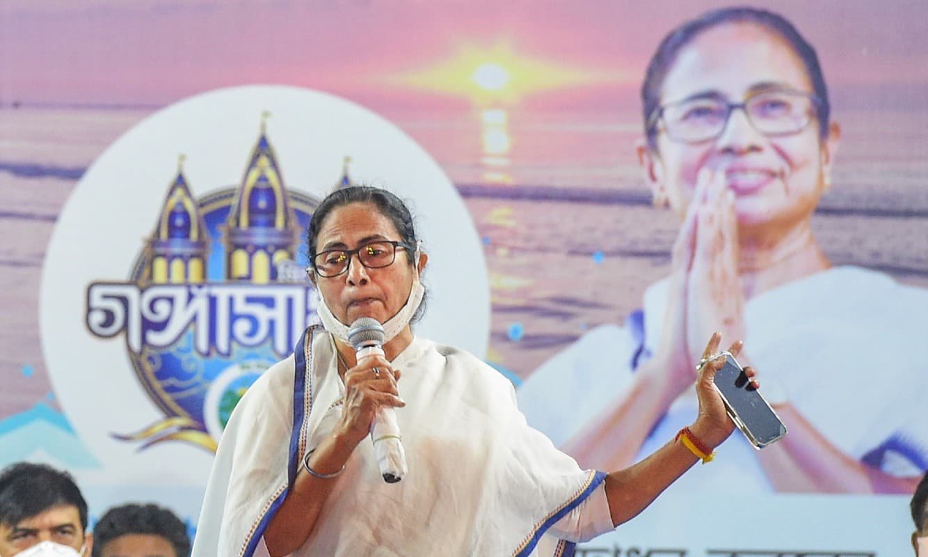 Gangasagar Mela 2021: बंगाल में नहीं चलेगी धर्म की राजनीति : मुख्यमंत्री ममता बनर्जी