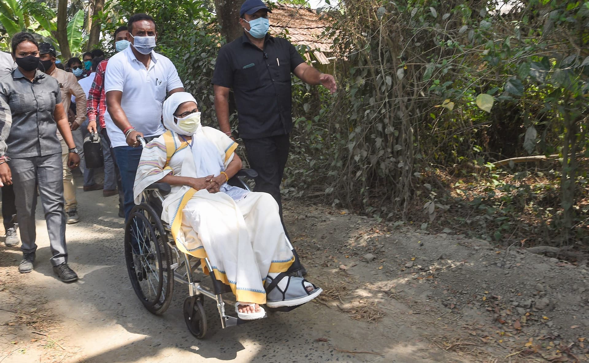 Bengal Chunav 2021: ‘चोट’ के बाद ‘चुनाव’ पर भी झटका, आयोग ने नकारा नंदीग्राम पर ममता का आरोप