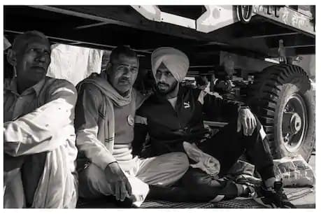 Farmer Protest: किसानों के लिए अब क्रिकेट जगत से भी उठी आवाज, प्रदर्शन में शामिल हुए IPL खिलाड़ी मनदीप सिंह