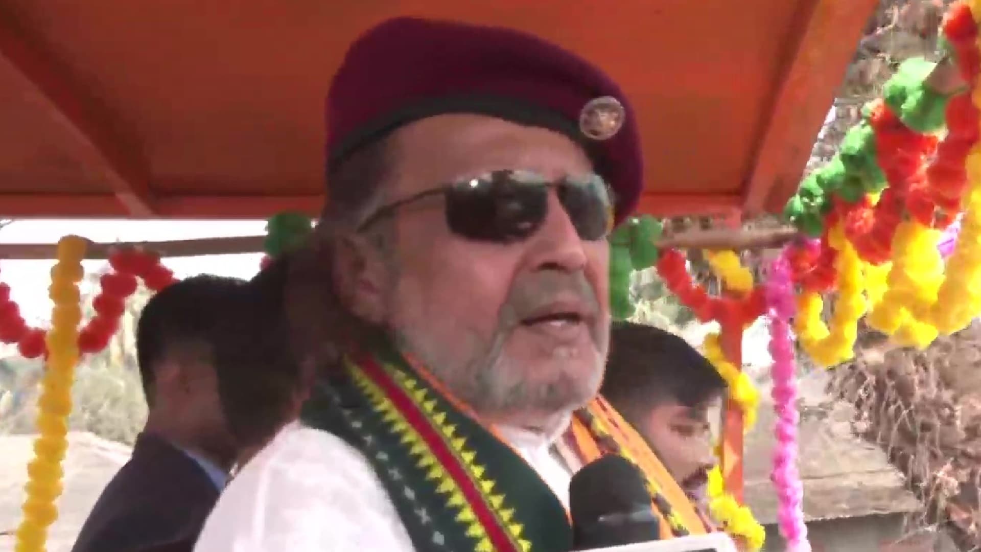 Tripura Election 2023: चुनावी मैदान में उतरे बॉलीवुड अभिनेता मिथुन चक्रवर्ती, बीजेपी की जीत का किया दावा Tripura Election 2023: चुनावी मैदान में उतरे बॉलीवुड अभिनेता मिथुन चक्रवर्ती, बीजेपी की जीत का किया दावा