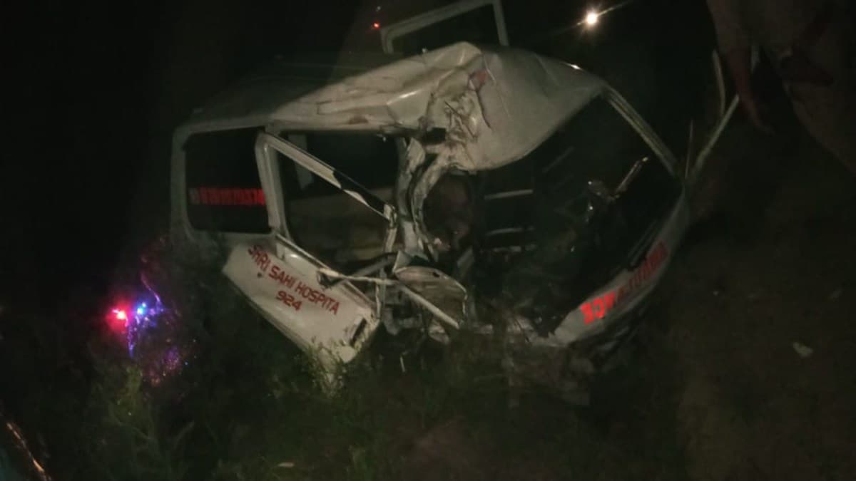 Road Accident: मुजफ्फरनगर में कैंटर-एंबुलेंस की टक्कर में तीन की मौत, मीरजापुर और प्रयागराज में छह की गई जान Road Accident: मुजफ्फरनगर में कैंटर-एंबुलेंस की टक्कर में तीन की मौत, मीरजापुर और प्रयागराज में छह की गई जान