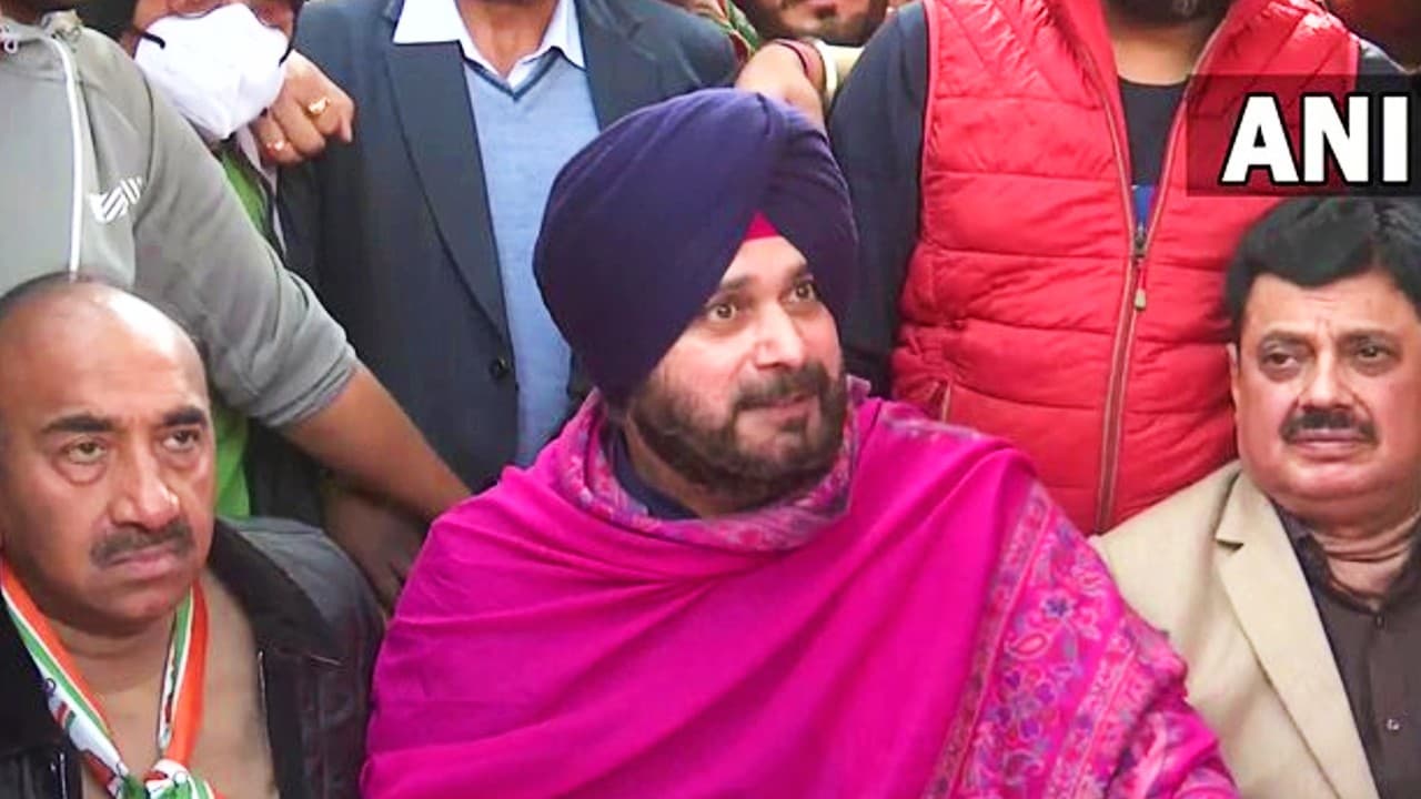 Punjab Election 2022: सीएम उम्मीदवार के ऐलान से पहले पंजाब कांग्रेस में घमासान तेज, सिद्धू ने कही ये बात