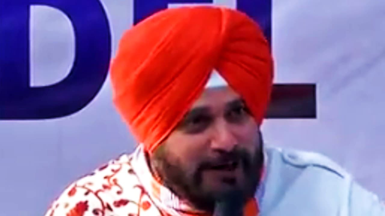 चुनाव से पहले सिद्धू का बड़ा बयान, किसने कहा कि हाईकमान पंजाब का सीएम तय करेगा, देखें Video