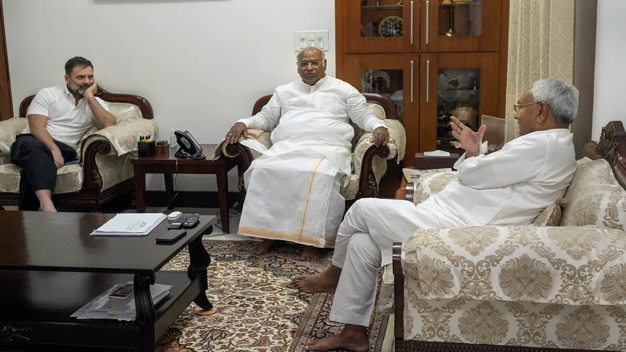 एक-दो दिन के अंदर कोई बड़ा ऐलान कर सकते हैं मल्लिकार्जुन खरगे, नीतीश कुमार से हुई मुलाकात