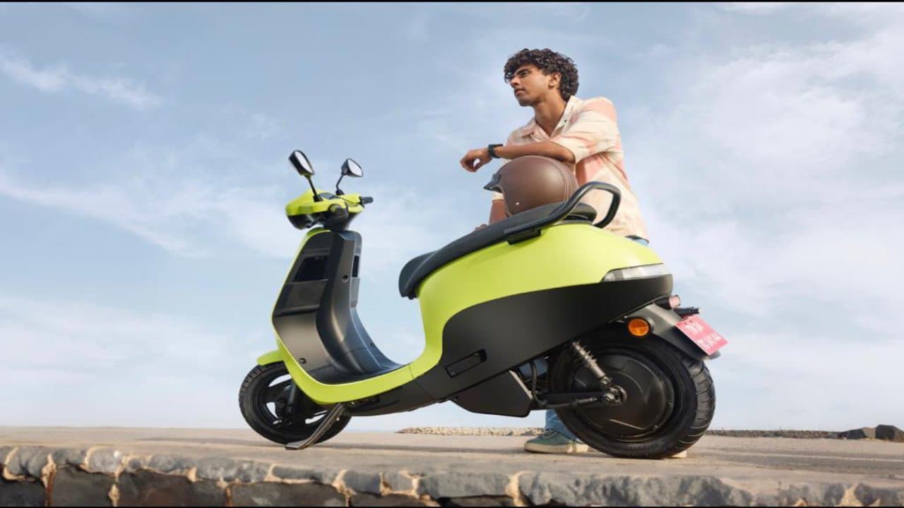 Electric Scooter की कम रेंज से हैं परेशान?अपनाएं ये टिप्स, मिलेगी बेहतरीन रेंज! Electric Scooter की कम रेंज से हैं परेशान?अपनाएं ये टिप्स, मिलेगी बेहतरीन रेंज!