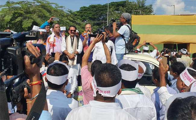 Protest Against NPS: कर्मचारी कल मनाएंगे काला दिवस, काली पट्टी बांधकर करेंगे पुतला दहन, कही ये बात…