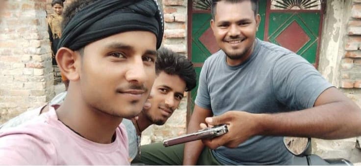 मुखिया के भाई का हथियार के साथ तस्वीर वायरल, बगहा एसपी बोले- जांच के बाद होगी कार्रवाई