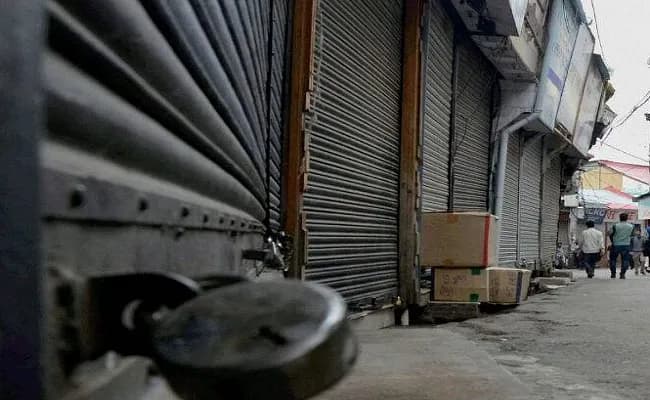 Lockdown in Bihar : बिहार के 6 जिलों में कल से लॉकडाउन, जानें क्या खुलेगा और क्या रहेगा बंद Lockdown in Bihar : बिहार के 6 जिलों में कल से लॉकडाउन, जानें क्या खुलेगा और क्या रहेगा बंद
