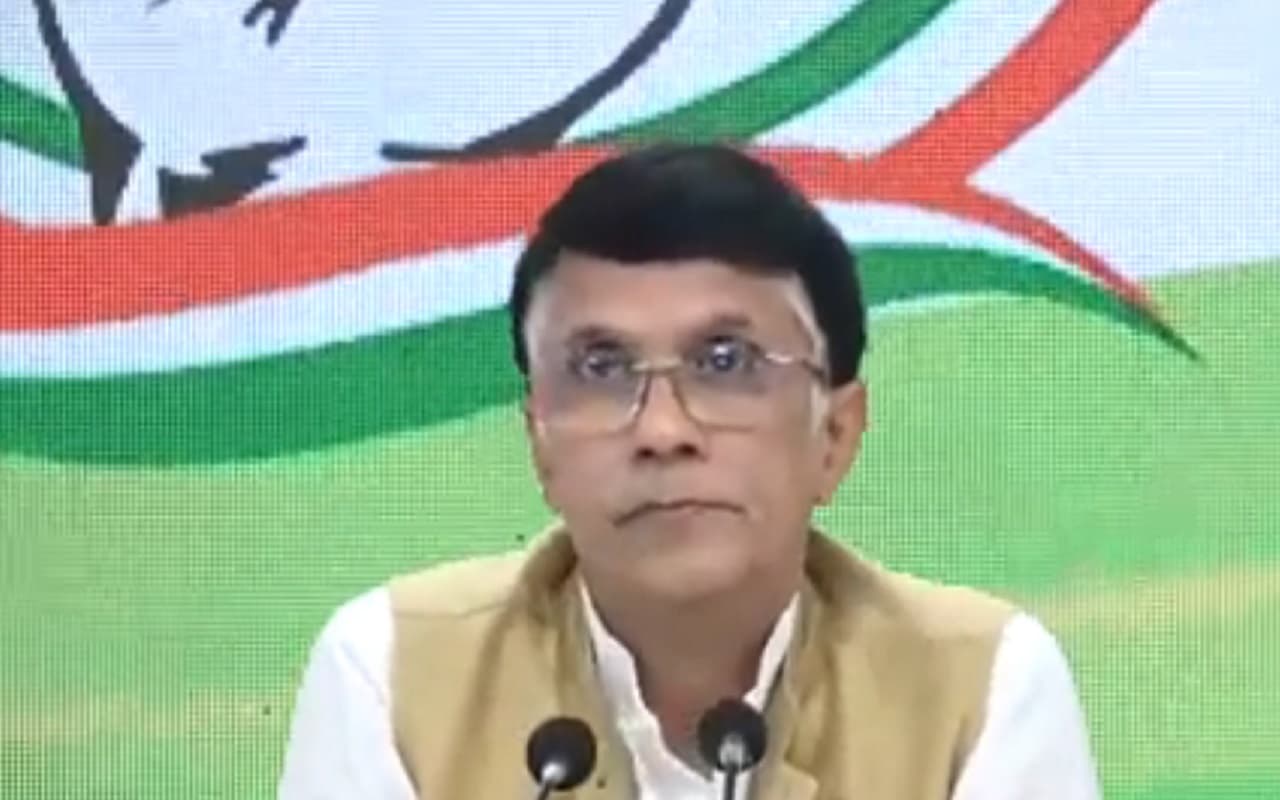 कांग्रेस नेता पवन खेड़ा ने ऐसा क्या किया था ट्वीट, जिसके लिए एक साल बाद उन्हें मांगनी पड़ी माफी