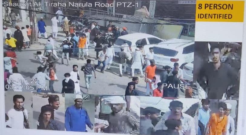 प्रयागराज में जुमे की नमाज के बाद पत्थरबाजी करने वालों के पोस्टर जारी, पुलिस कर रही दंगाइयों की तलाश