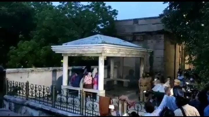 ‘एक-एक को सबक सिखाऊंगी, जरूरत पड़ी तो हथियार भी उठाऊंगी’ पति की मौत के बाद विकास दुबे की पत्नी का फूटा गुस्सा