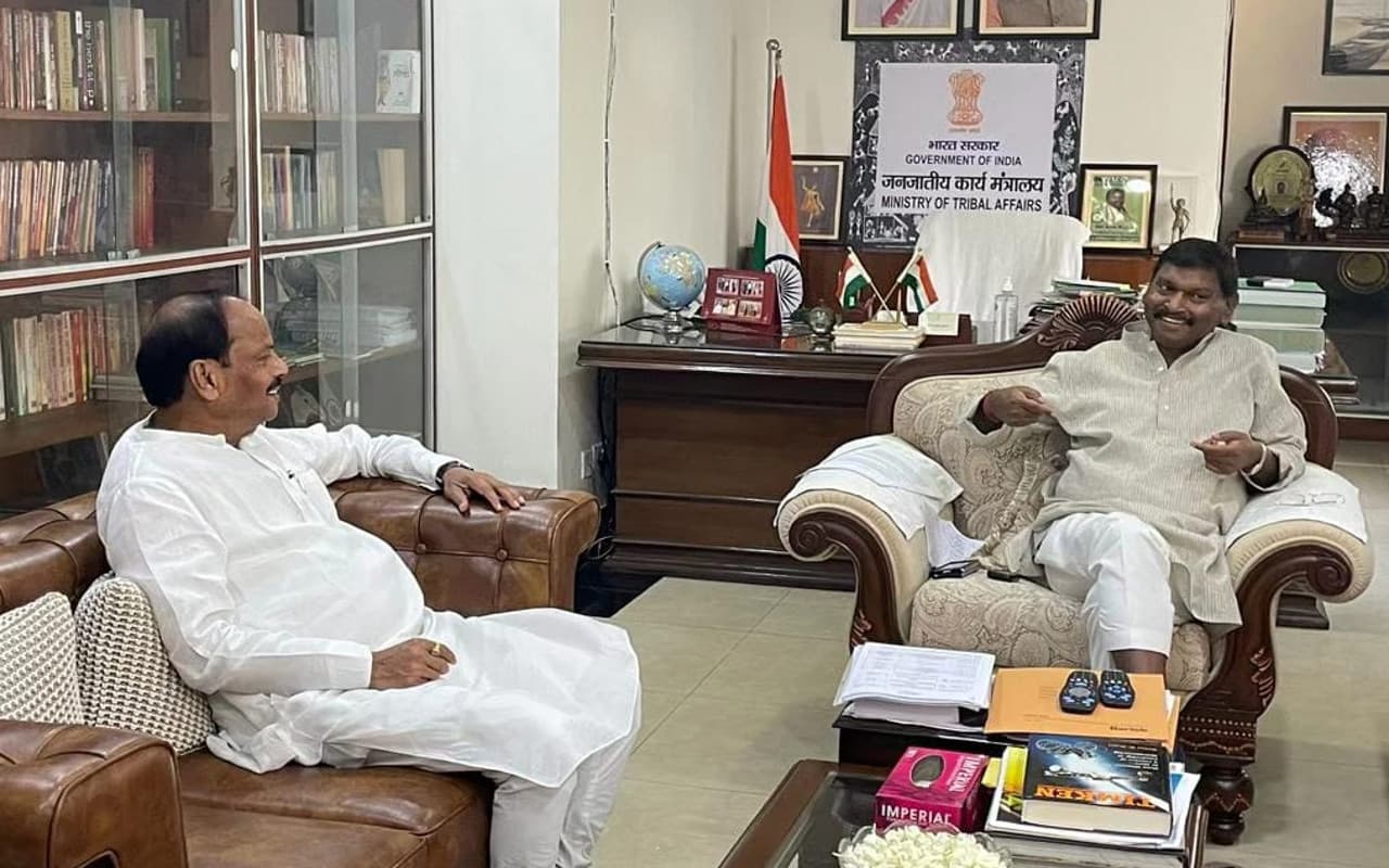 Mission 2024: दिल्ली में मिले झारखंड के दो पूर्व सीएम, जानें 30 मिनट तक रघुवर दास-अर्जुन मुंडा ने क्या की बात