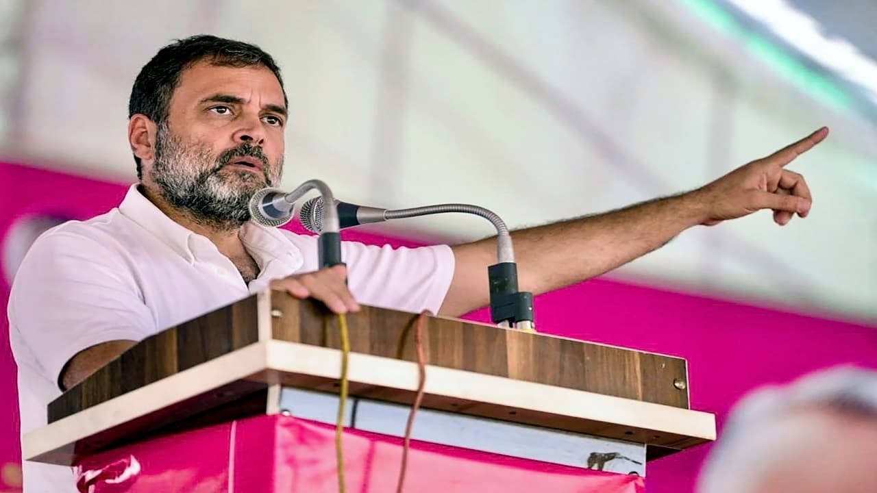 ‘मोदी जी ध्यान भटकाते हैं, अदाणी जेब काटते हैं’ राहुल गांधी ने आदिवासियों को लेकर छेड़ी सियासी जंग
