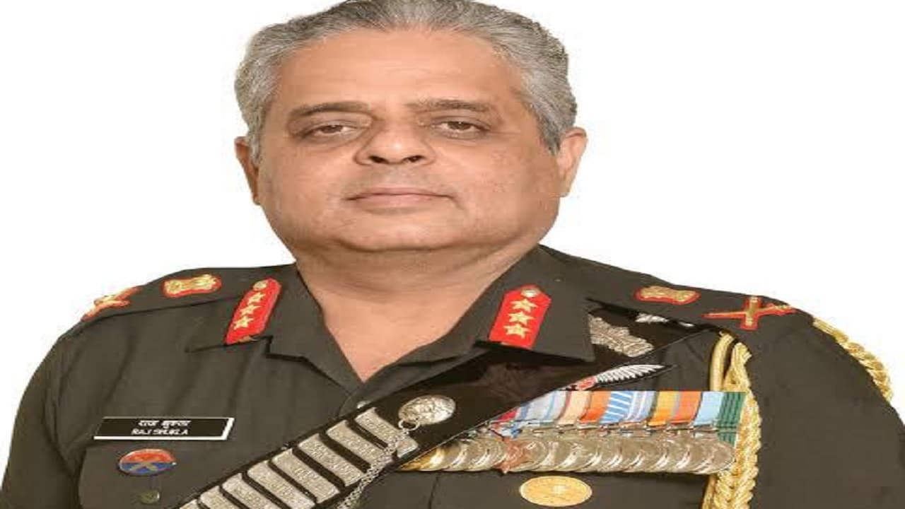 UPSC: सेवानिवृत्त लेफ्टिनेंट जनरल राम शुक्ला बने संघ लोक सेवा आयोग का सदस्य, जानें उनके बारे में UPSC: सेवानिवृत्त लेफ्टिनेंट जनरल राम शुक्ला बने संघ लोक सेवा आयोग का सदस्य, जानें उनके बारे में
