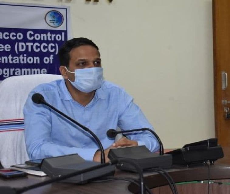 Coronavirus In Ranchi : कोरोना की जंग में लापरवाही के खिलाफ रांची जिला प्रशासन सख्त, डॉक्टर एवं कम्युनिटी हेल्थ ऑफिसर के खिलाफ FIR दर्ज Coronavirus In Ranchi : कोरोना की जंग में लापरवाही के खिलाफ रांची जिला प्रशासन सख्त, डॉक्टर एवं कम्युनिटी हेल्थ ऑफिसर के खिलाफ FIR दर्ज