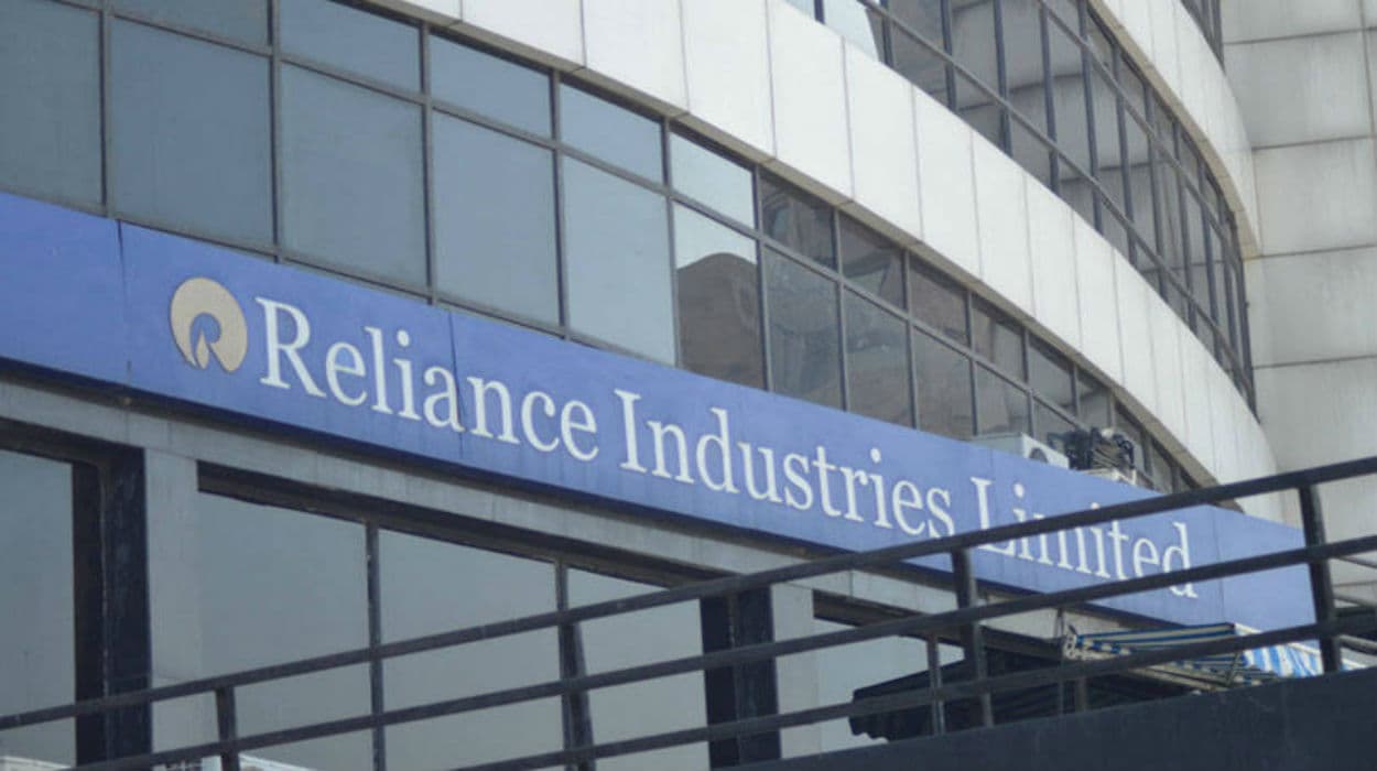 ‘Reliance Industries का एक-दो साल में घट जाएगा लोन, कम खर्च और मुनाफा भी है ठीकठाक’