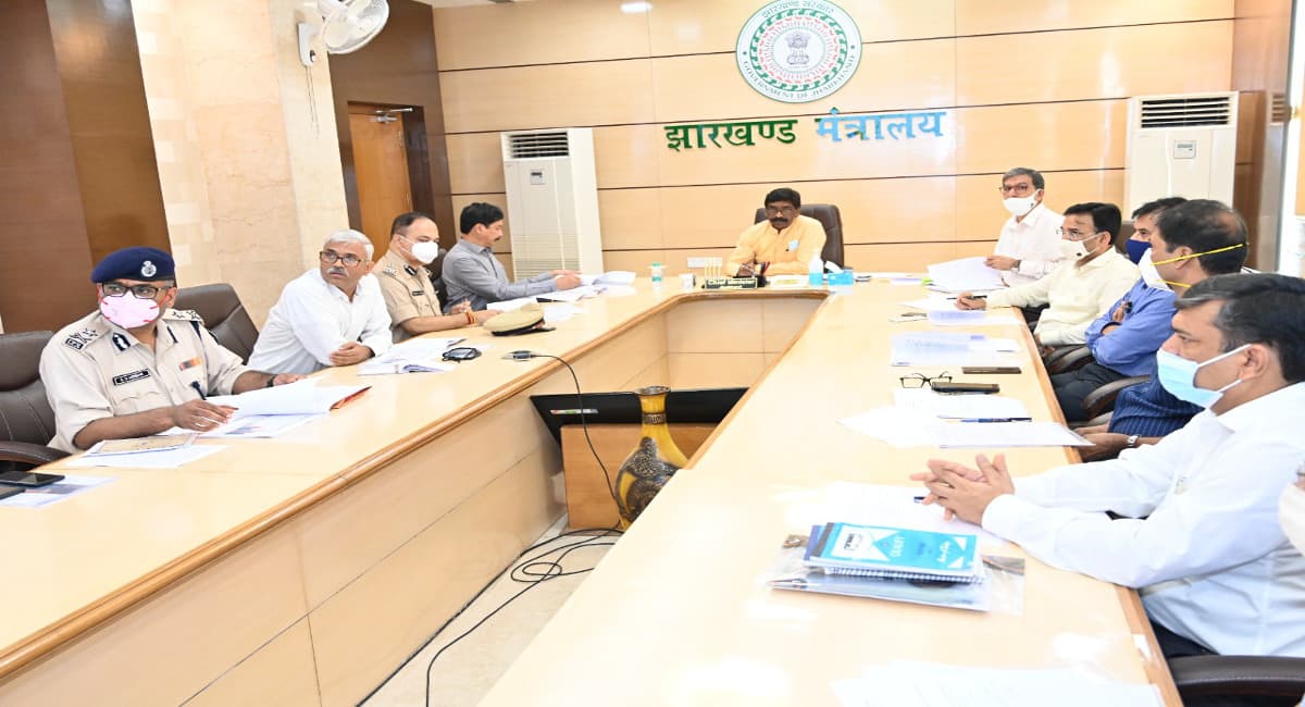 अब ओपेन जेल में रहेंगे सरेंडर किये नक्सली, CM हेमंत बोले- जरूरत पड़े तो ओपन जेल मैन्युअल में करें बदलाव अब ओपेन जेल में रहेंगे सरेंडर किये नक्सली, CM हेमंत बोले- जरूरत पड़े तो ओपन जेल मैन्युअल में करें बदलाव