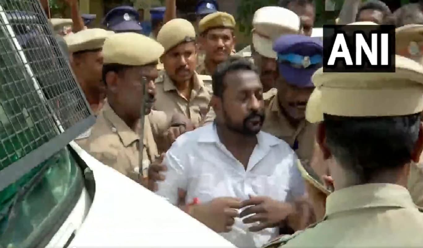 Tamil Nadu: सोशल मीडिया पोस्ट को लेकर बीजेपी नेता एस जी सूर्या गिरफ्तार, भारी सुरक्षा के बीच जज के सामने पेशी