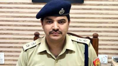 Aligarh News: अलीगढ़ में फोन नहीं उठने पर 16 चौकियों पर एसएसपी कलानिधि नैथानी ने बैठाई जांच, जानें मामला
